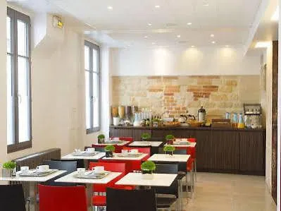 **  Republique Hotel Paris France
